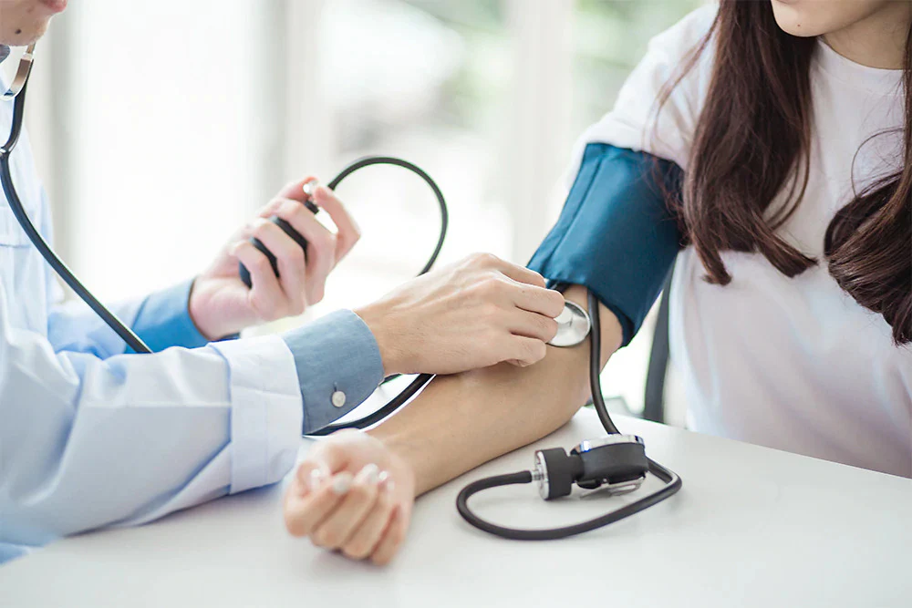 What is the Difference Between a Sphygmomanometer and a Stethoscope?